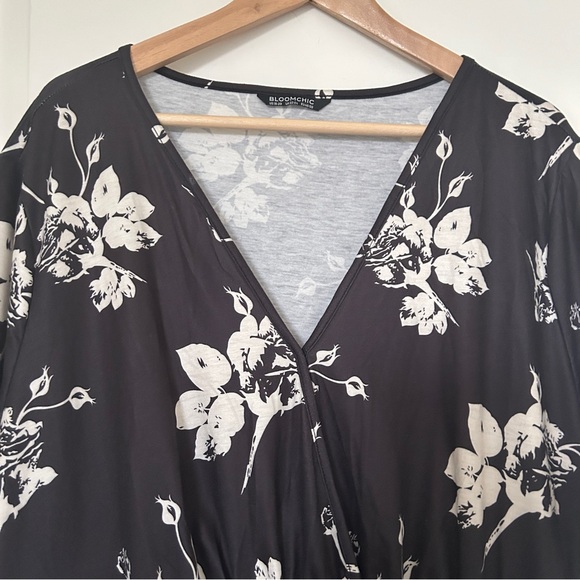 BLOOMCHIC Floral Print V Neck Ruffle Ruched T-shirt - Picture 11 of 11